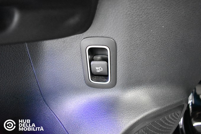 MERCEDES-BENZ GLB 200 d Automatic Premium